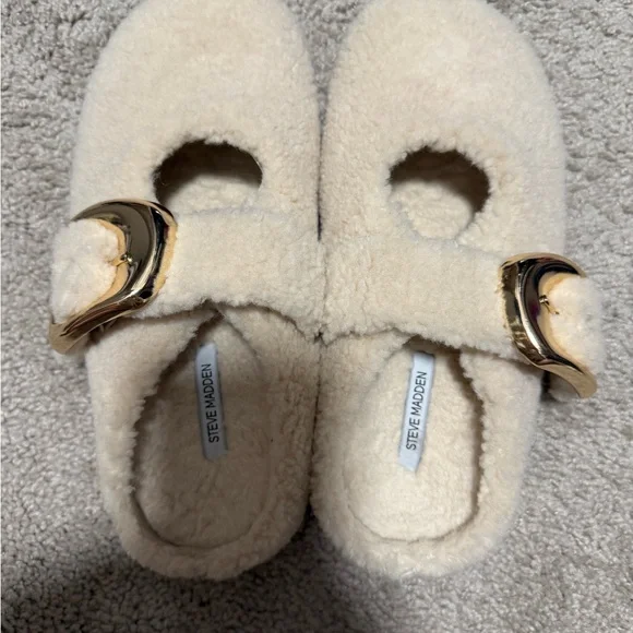 Steve Madden Cream Sherpa Miles with Gold Buckle - Picture 1 of 4